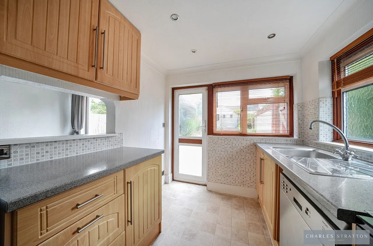 Glenwood Drive, Romford, Essex, RM2 5AS, photo 10