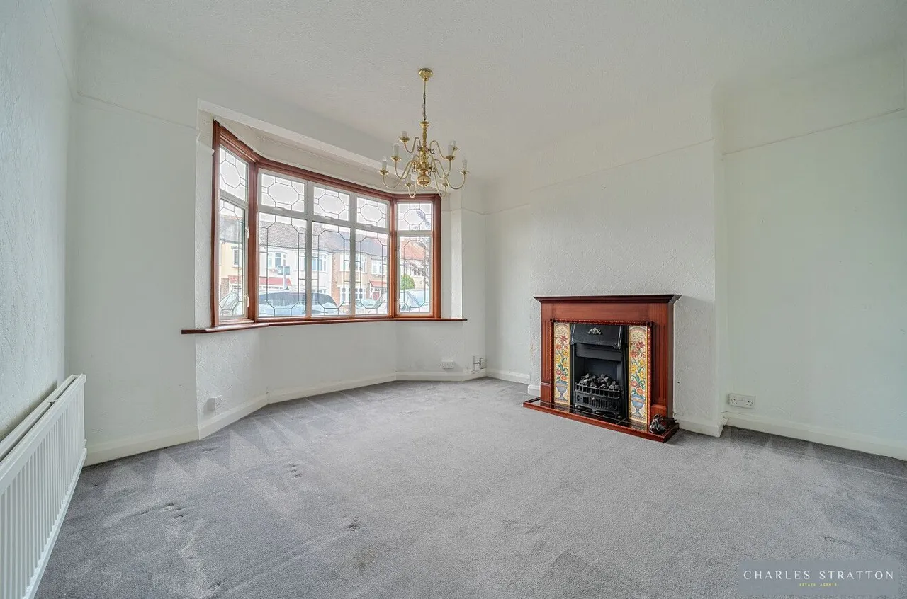 Glenwood Drive, Romford, Essex, RM2 5AS, photo 4