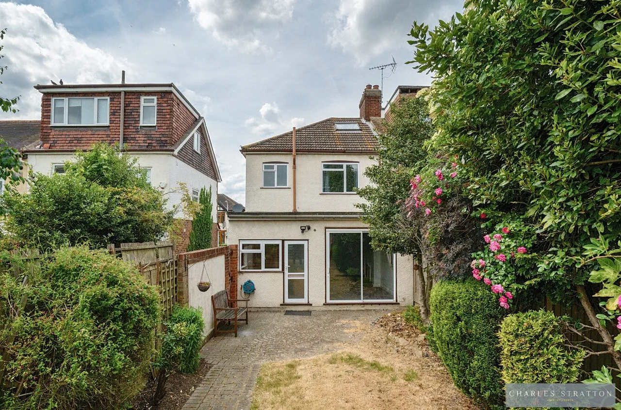 Glenwood Drive, Romford, Essex, RM2 5AS, photo 3
