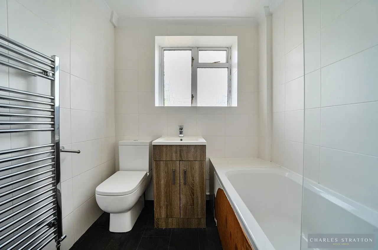 Glenwood Drive, Romford, Essex, RM2 5AS, photo 18