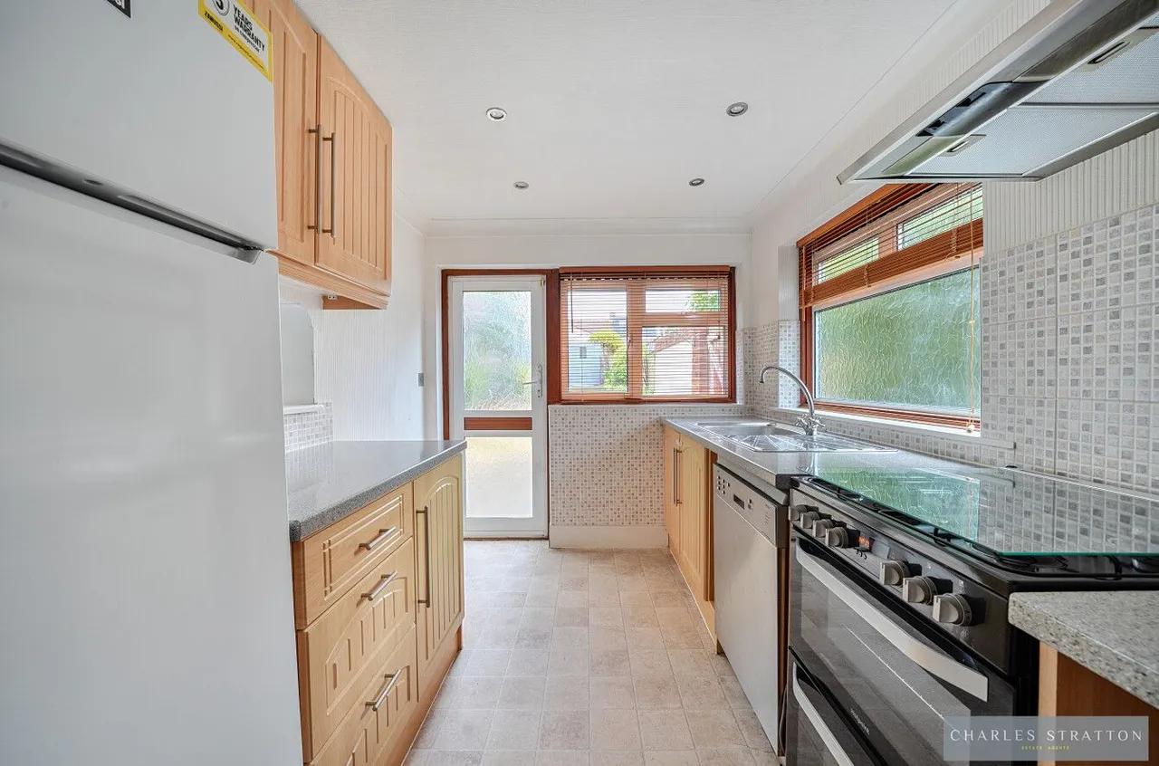 Glenwood Drive, Romford, Essex, RM2 5AS, photo 12