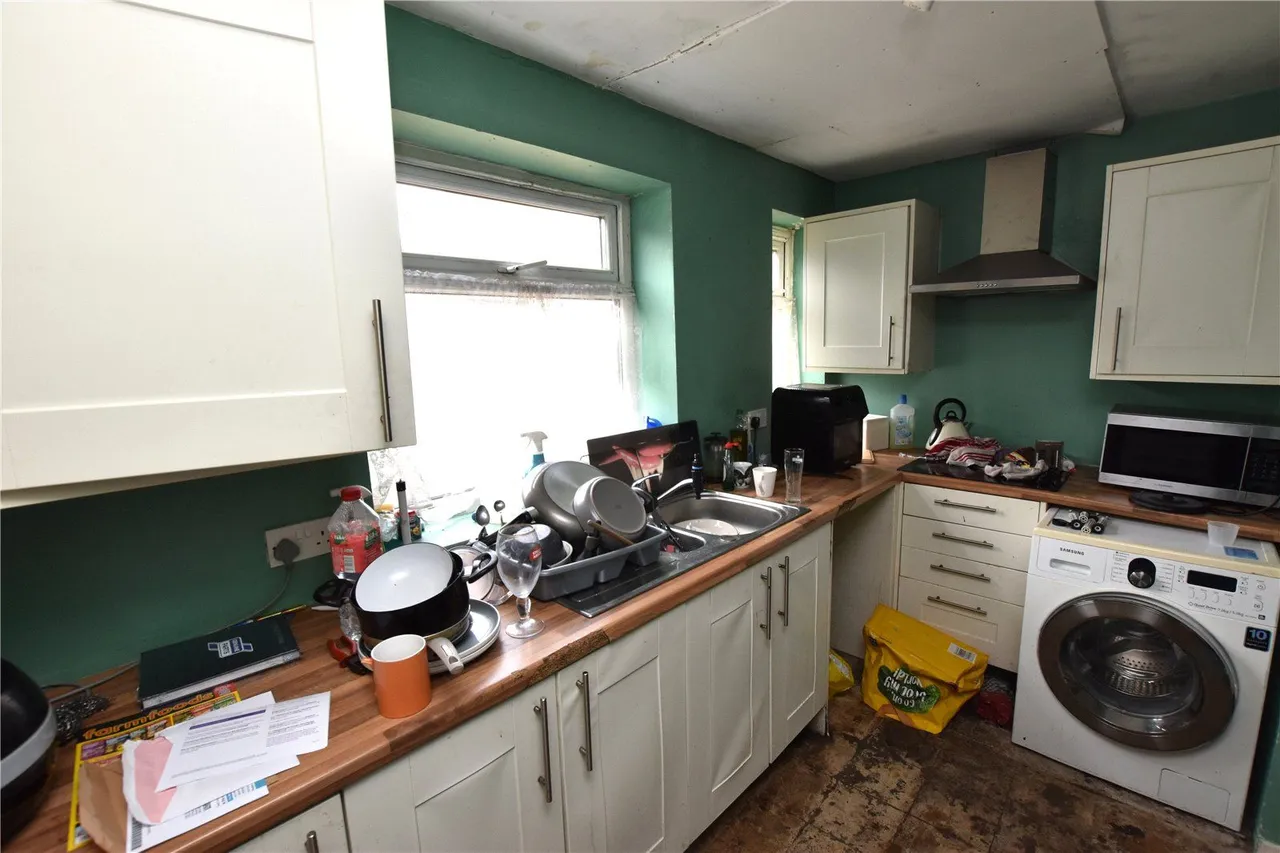 Westgate Hill Street, Bradford, BD4, photo 7