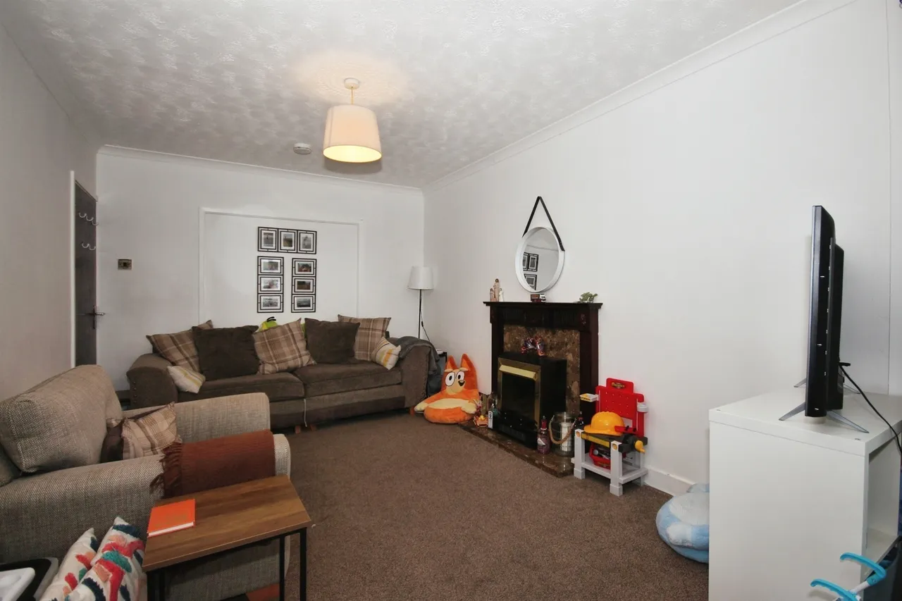 Landor Road, Whitnash, Leamington Spa, photo 3