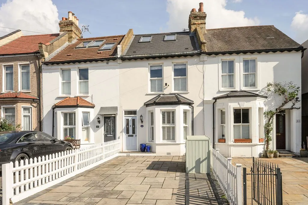 4 bed house for sale — Durham Road, West Wimbledon, SW20