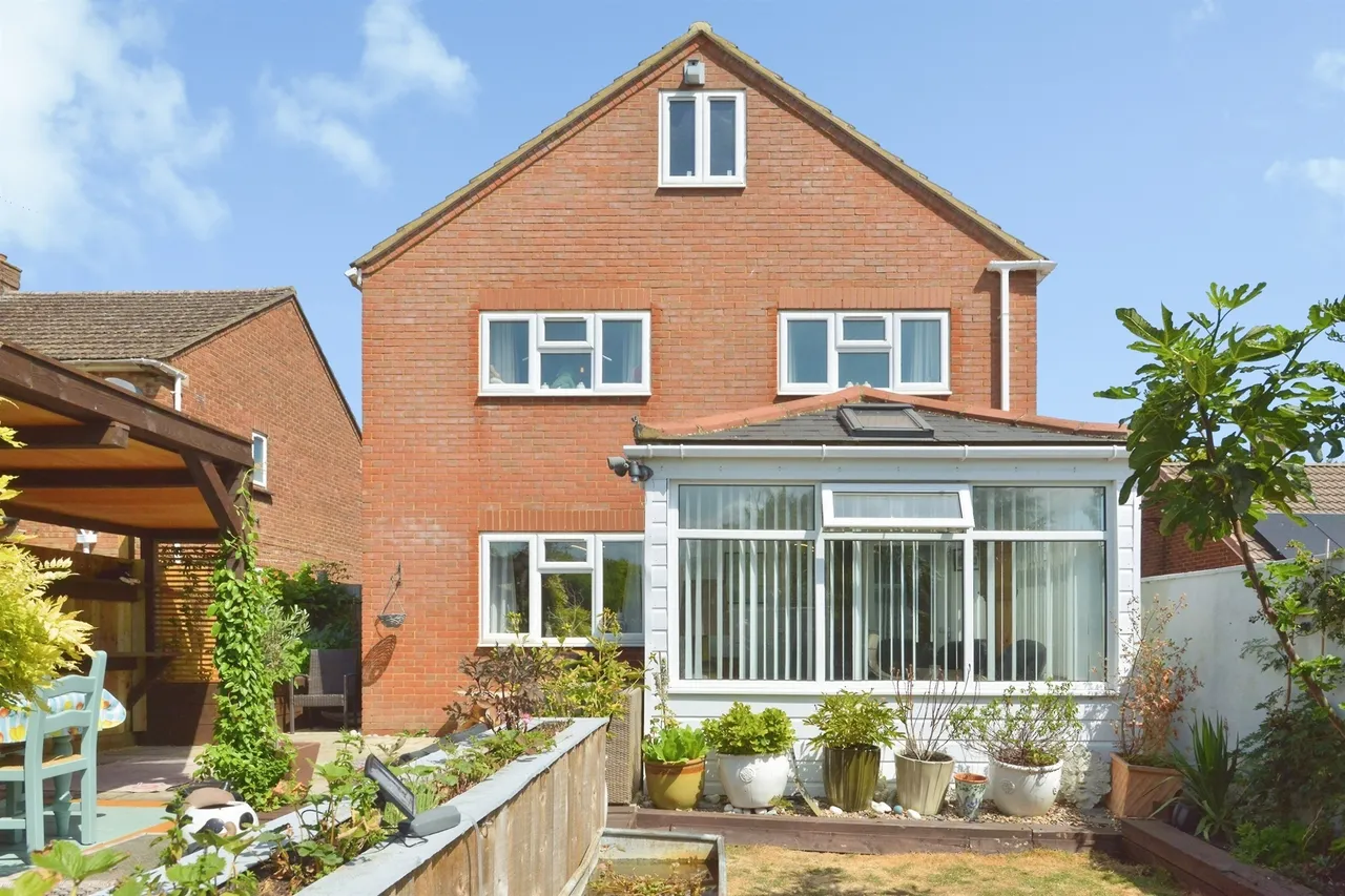 St. Davids Road, Bletchley, MK3, photo 18