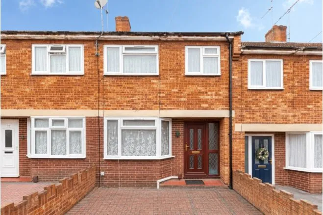 3 bed house for sale, Hillside, Slough, SL1