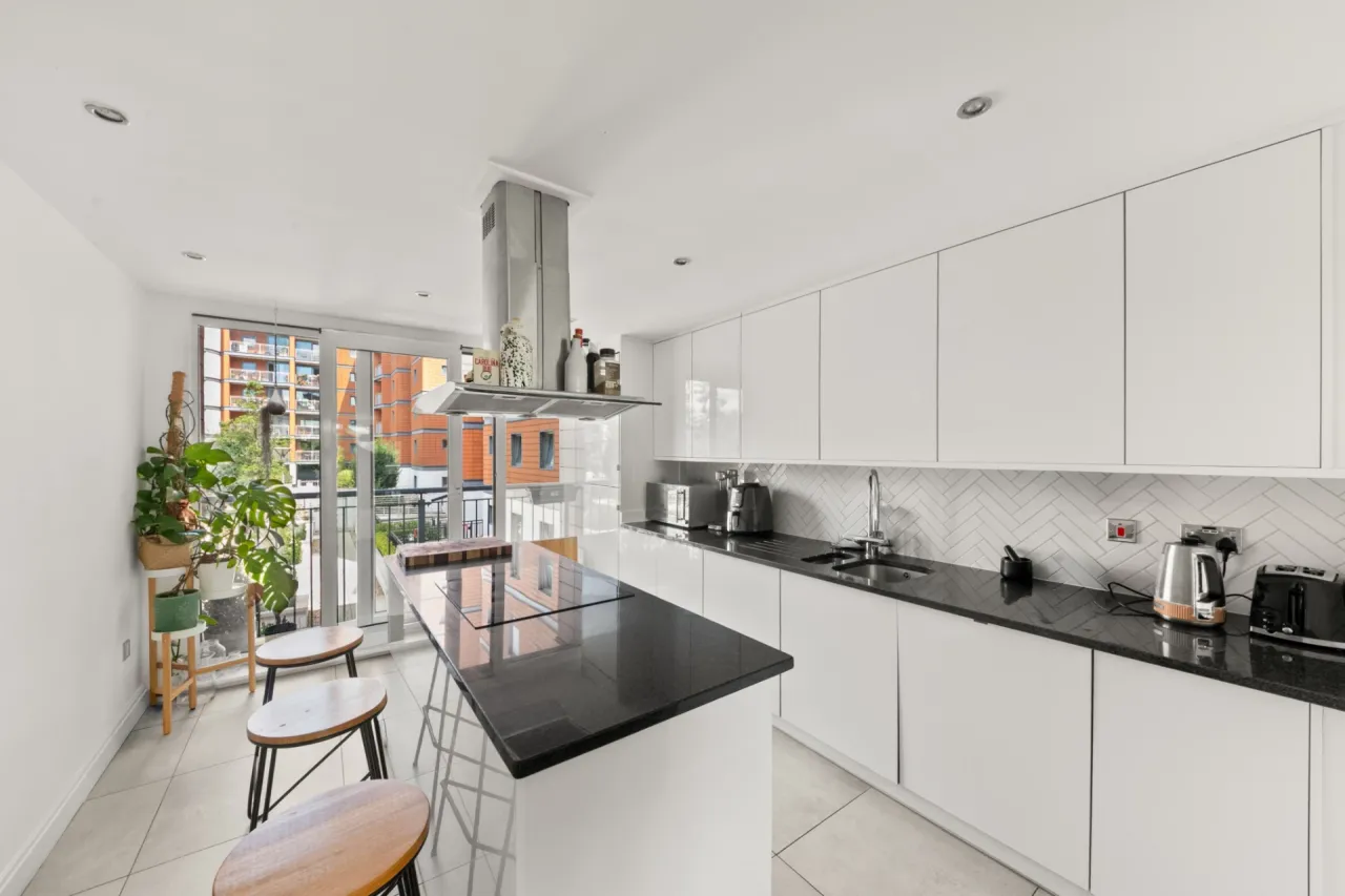 Holland Gardens, Brentford, TW8 0BE, photo 30