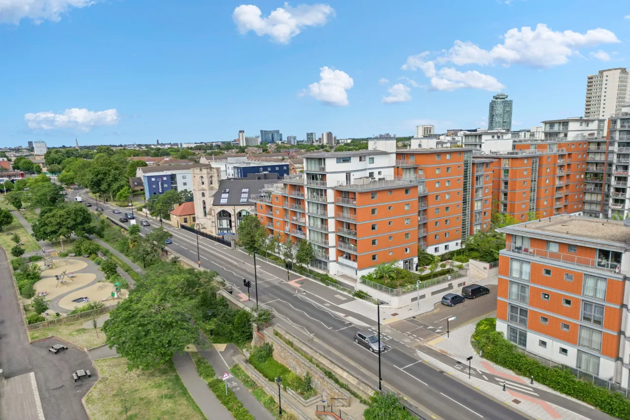 Holland Gardens, Brentford, TW8 0BE, photo 22