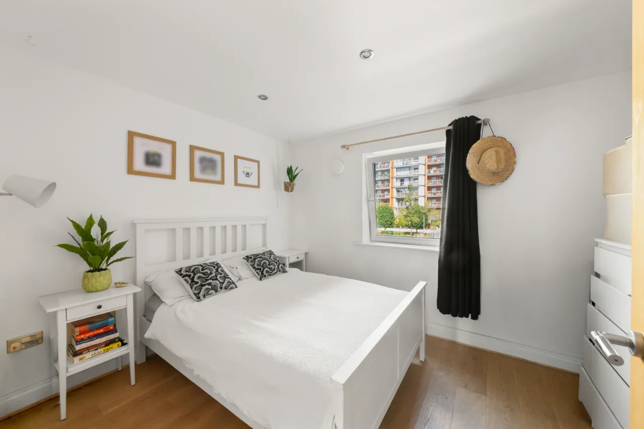 Holland Gardens, Brentford, TW8 0BE, photo 8