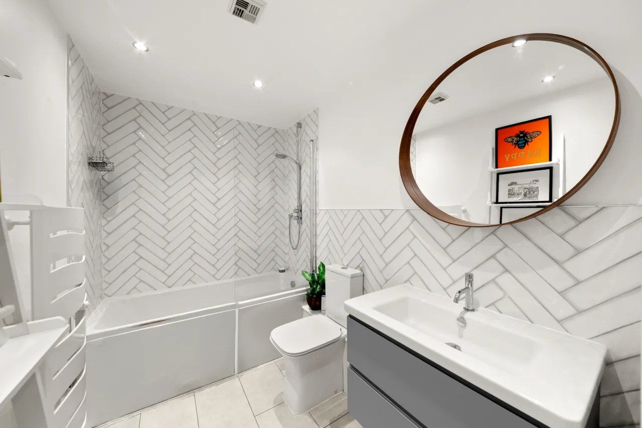 Holland Gardens, Brentford, TW8 0BE, photo 10