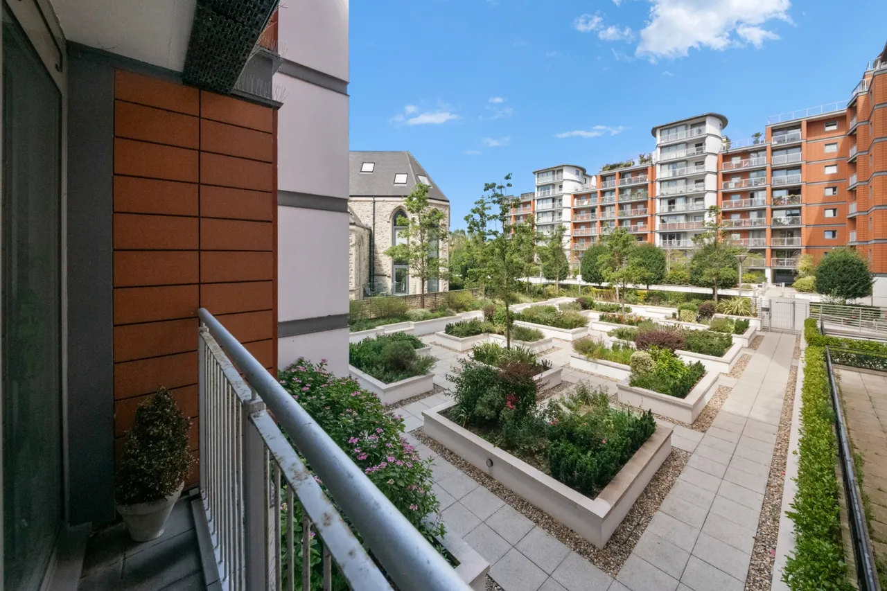 Holland Gardens, Brentford, TW8 0BE, photo 14