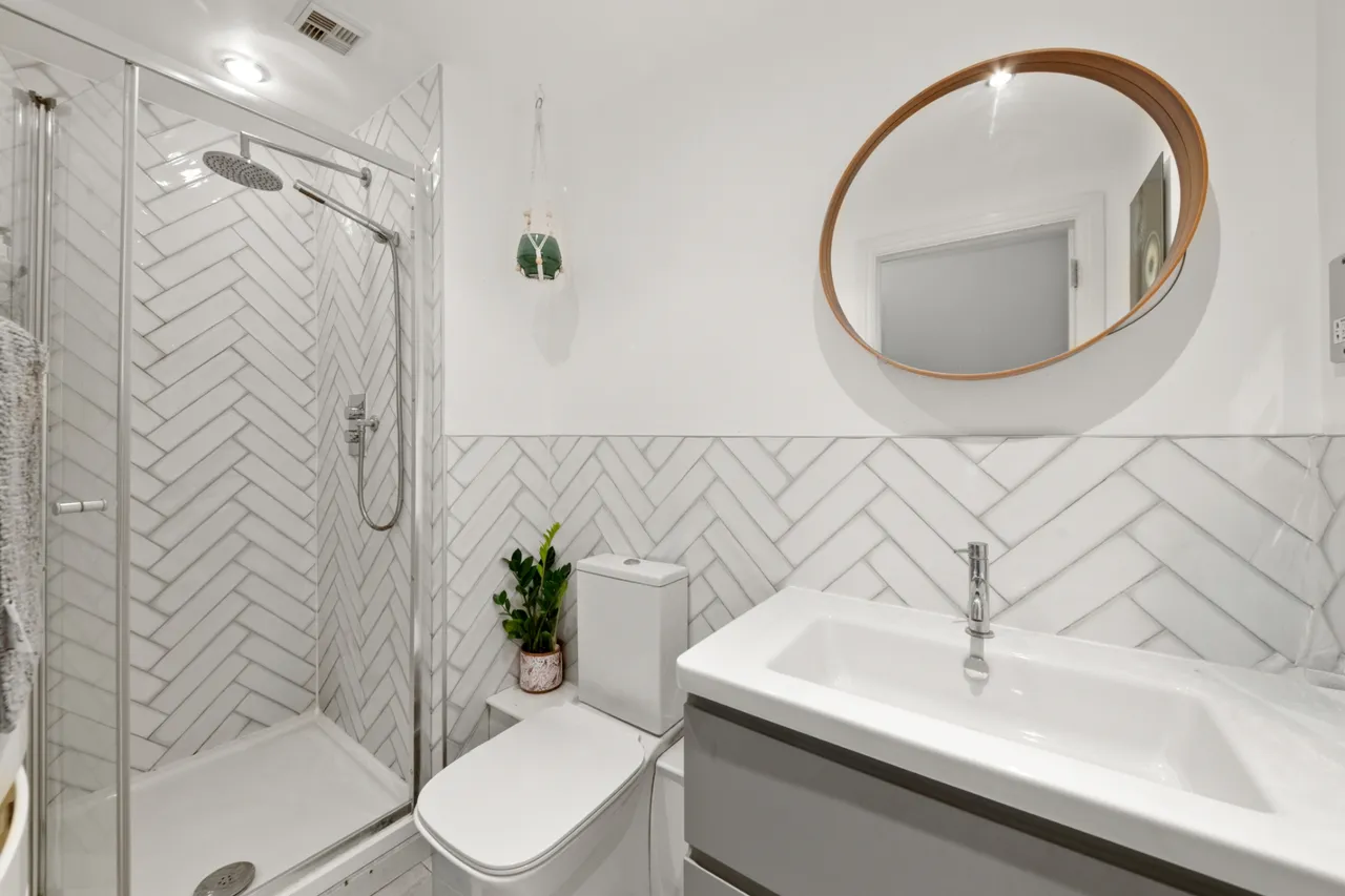 Holland Gardens, Brentford, TW8 0BE, photo 11