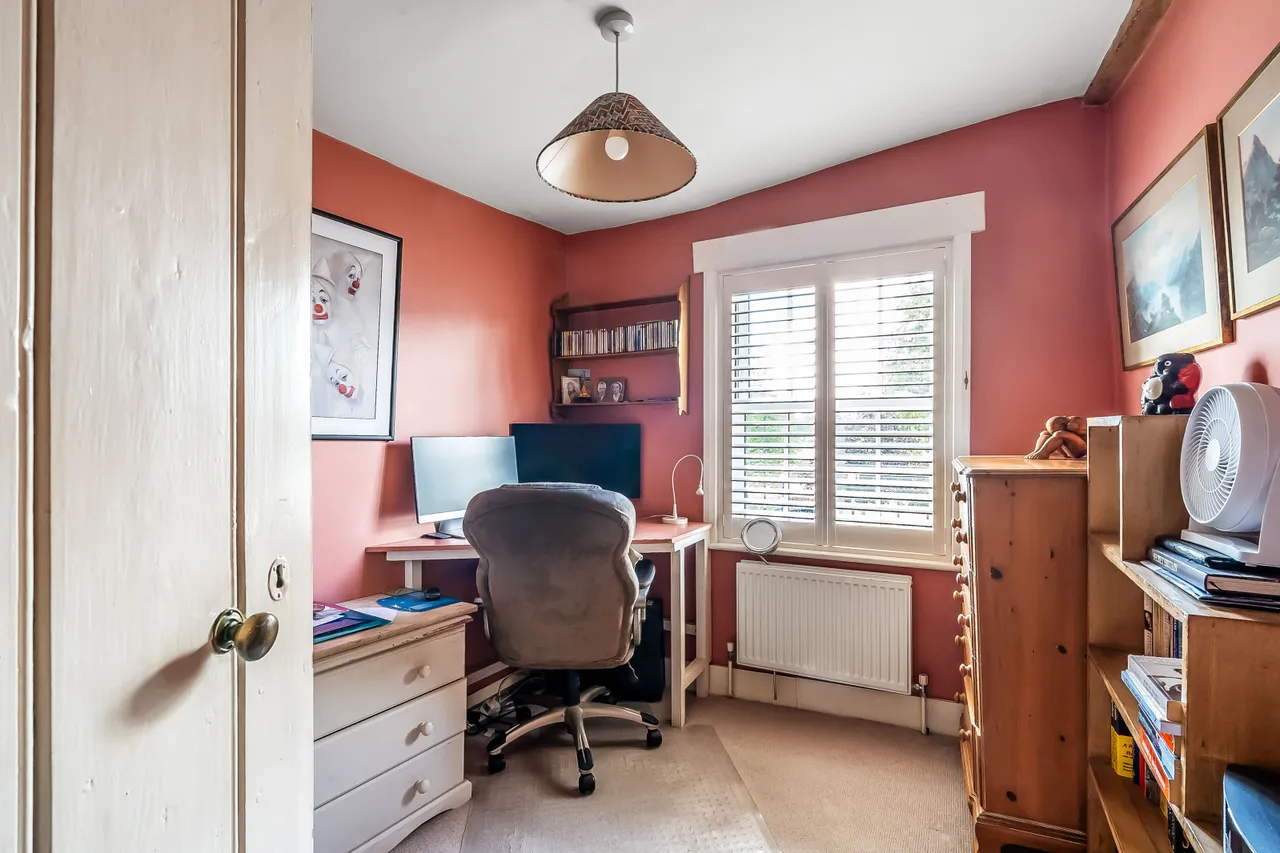 High Street, Godstone, RH9, photo 9