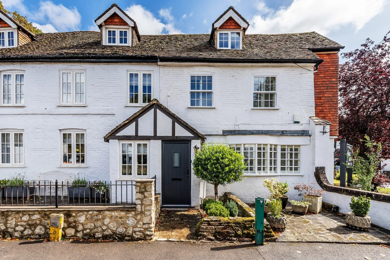 High Street, Godstone, RH9, photo 11