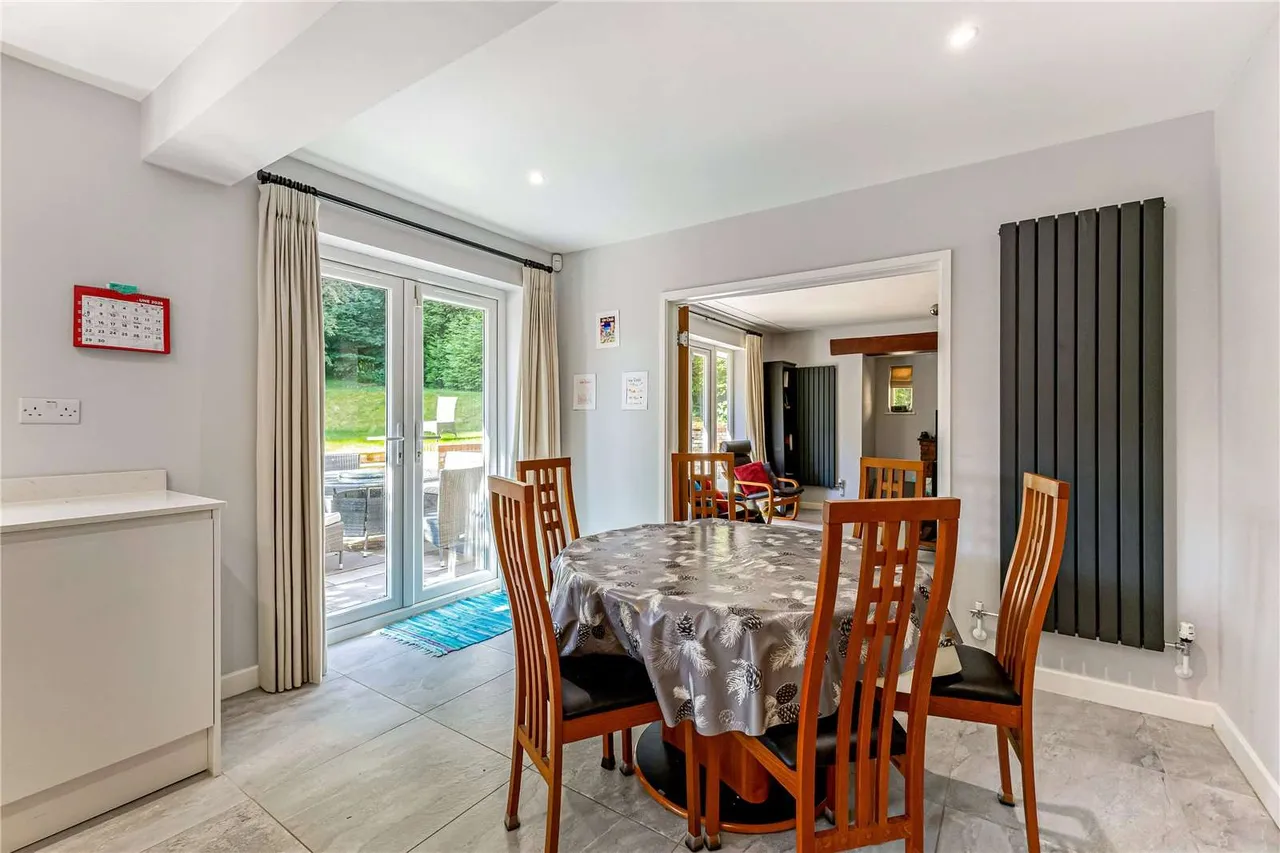 Valley Road, Rickmansworth, Hertfordshire, WD3 4BN, photo 5
