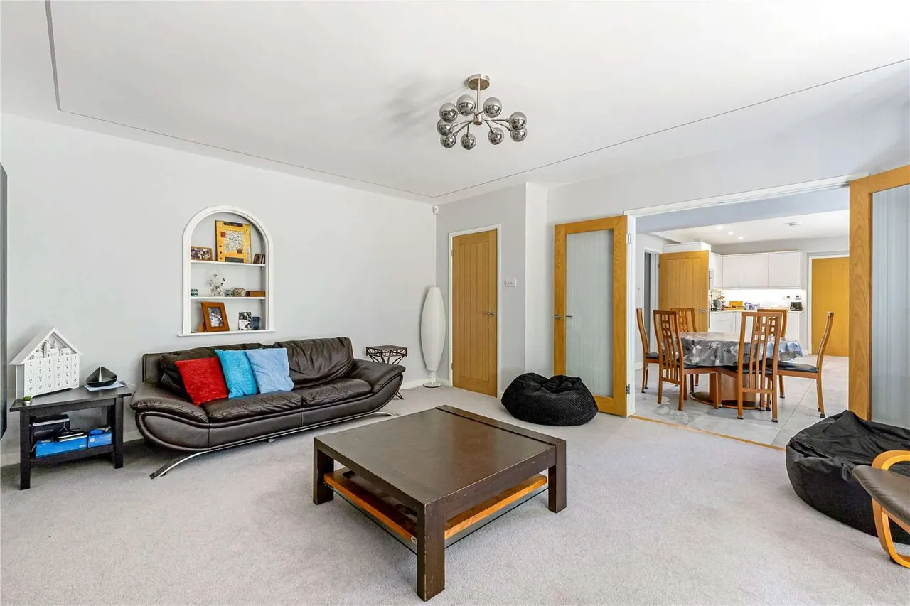 Valley Road, Rickmansworth, Hertfordshire, WD3 4BN, photo 8