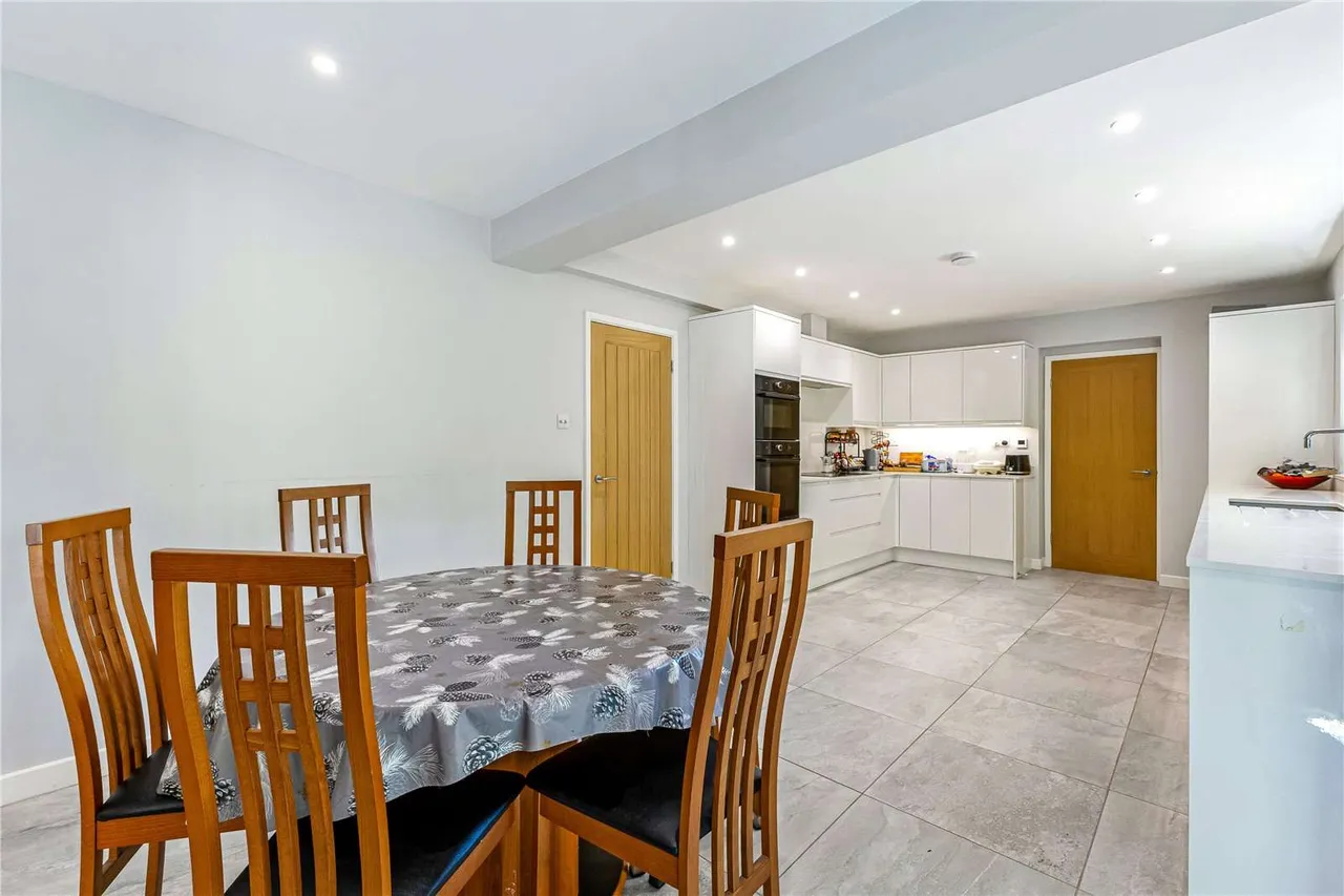 Valley Road, Rickmansworth, Hertfordshire, WD3 4BN, photo 10