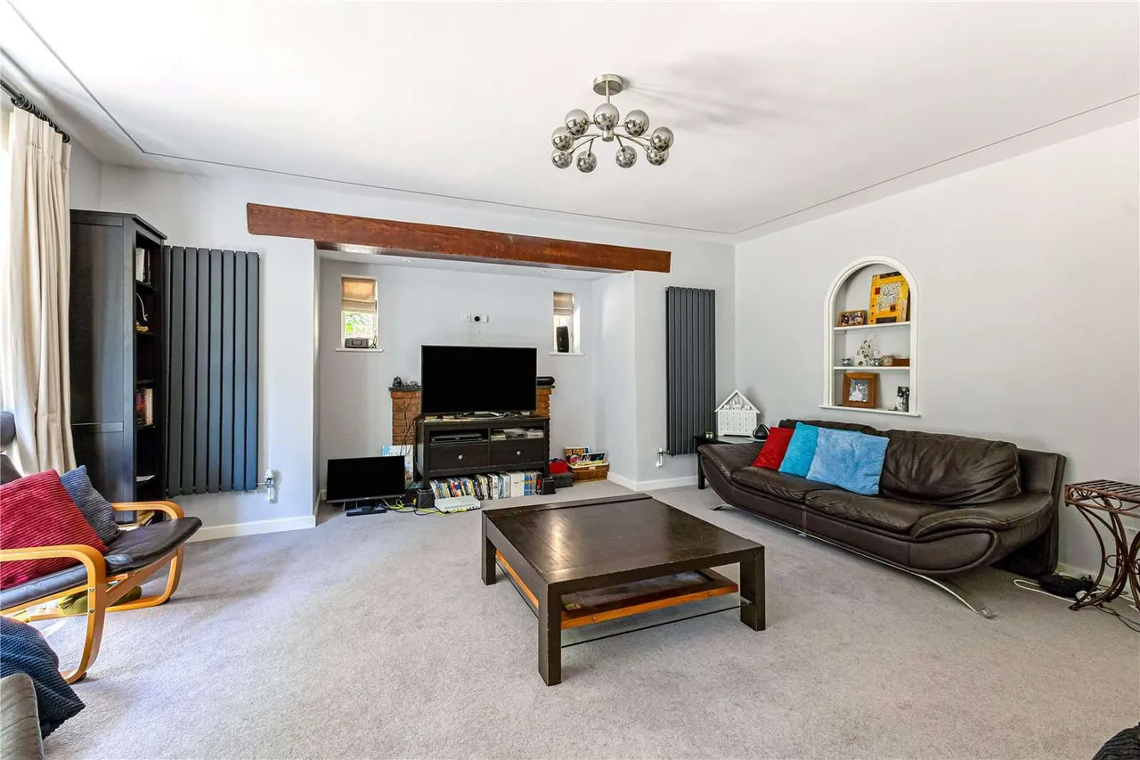 Valley Road, Rickmansworth, Hertfordshire, WD3 4BN, photo 6