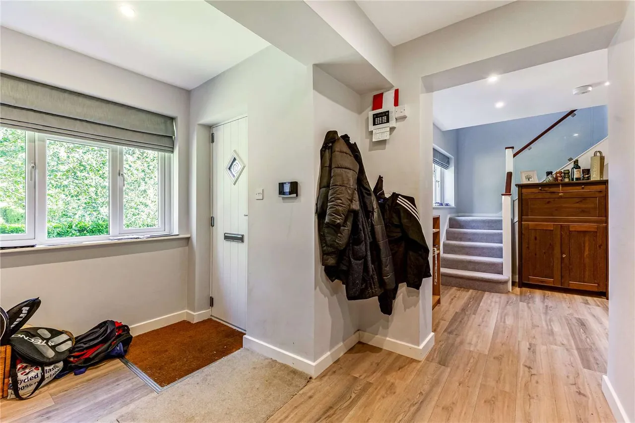 Valley Road, Rickmansworth, Hertfordshire, WD3 4BN, photo 11