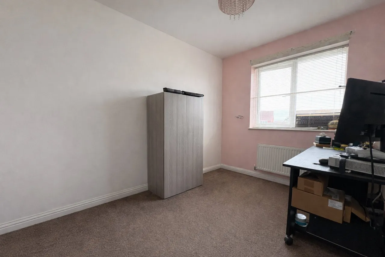 Lancaster Road, Chafford Hundred, Grays, Essex, RM16, photo 6