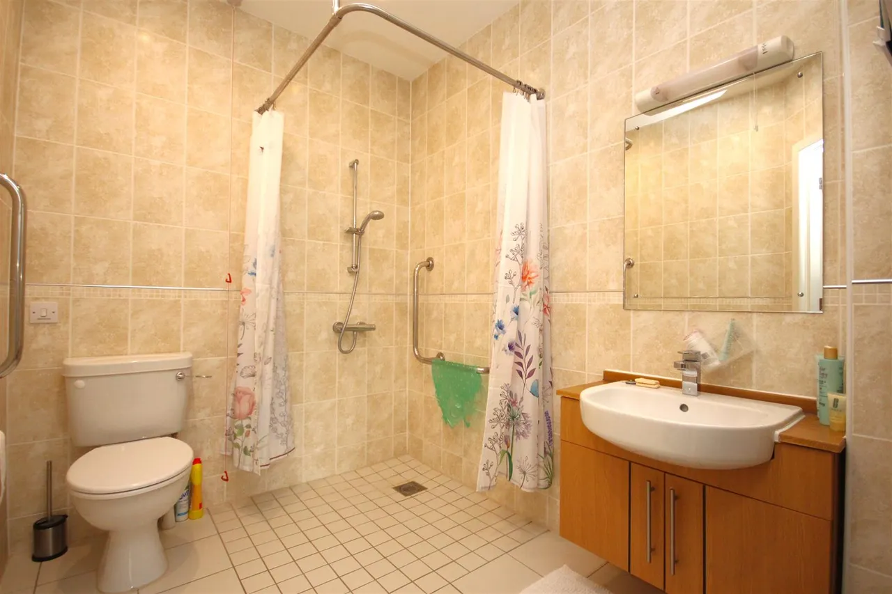 Eversley Court, Seaford, photo 7