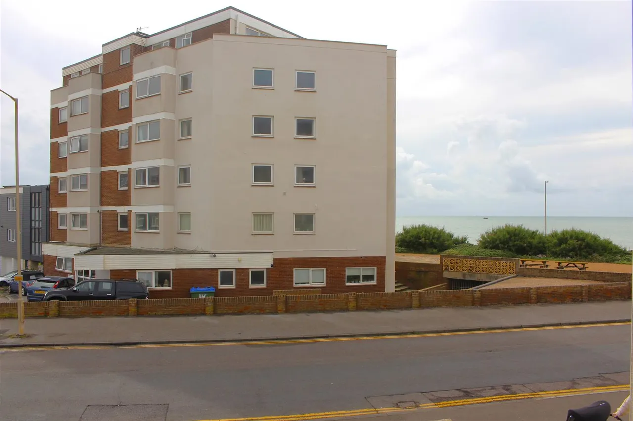 Eversley Court, Seaford, photo 5