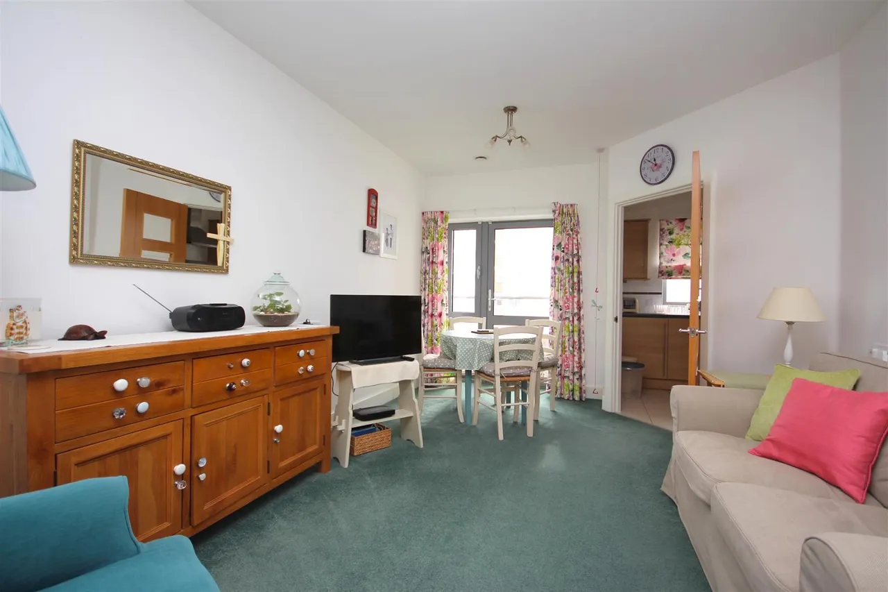 Eversley Court, Seaford, photo 8