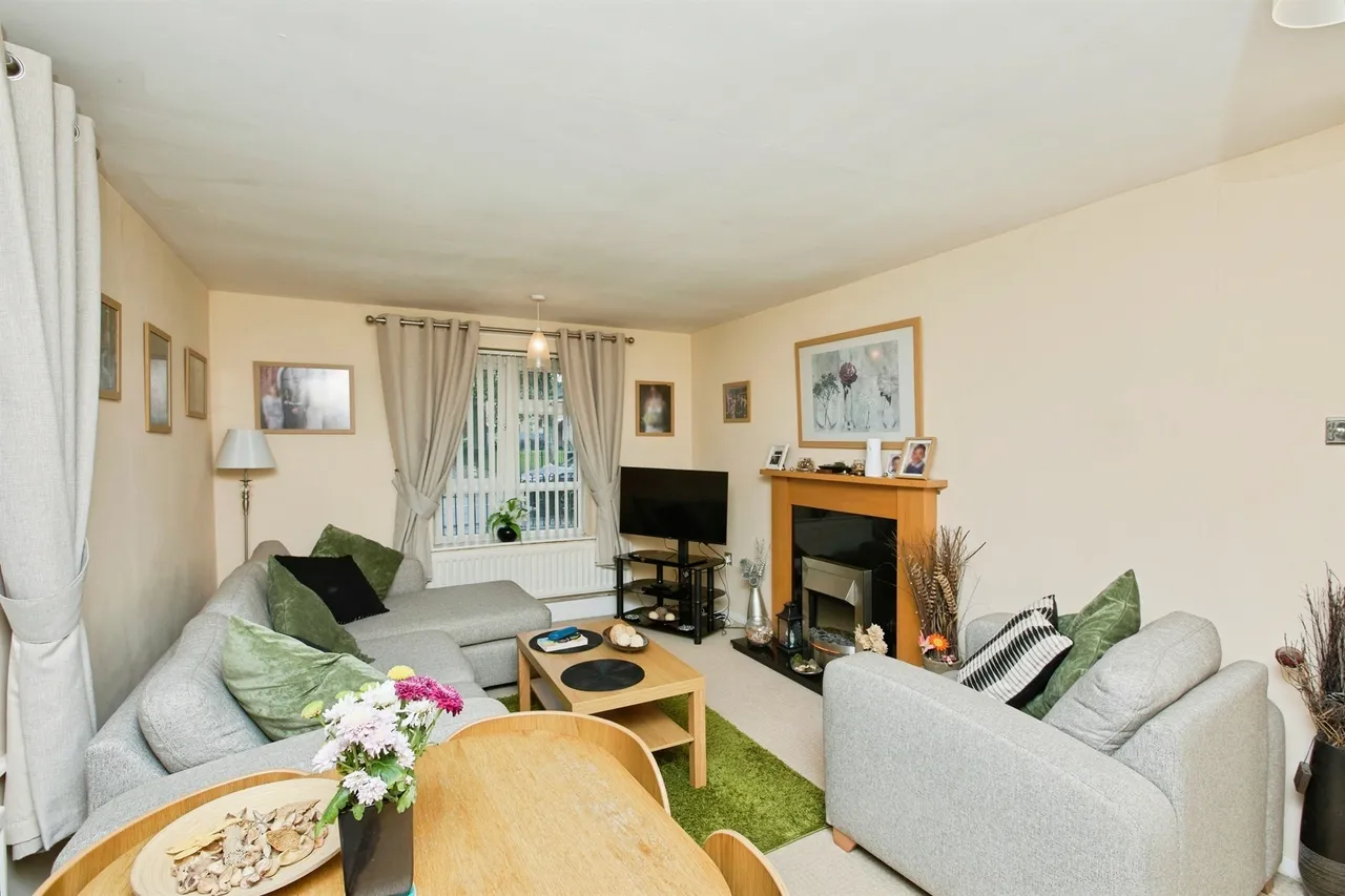 Edensor Square, Derby, DE22, photo 2
