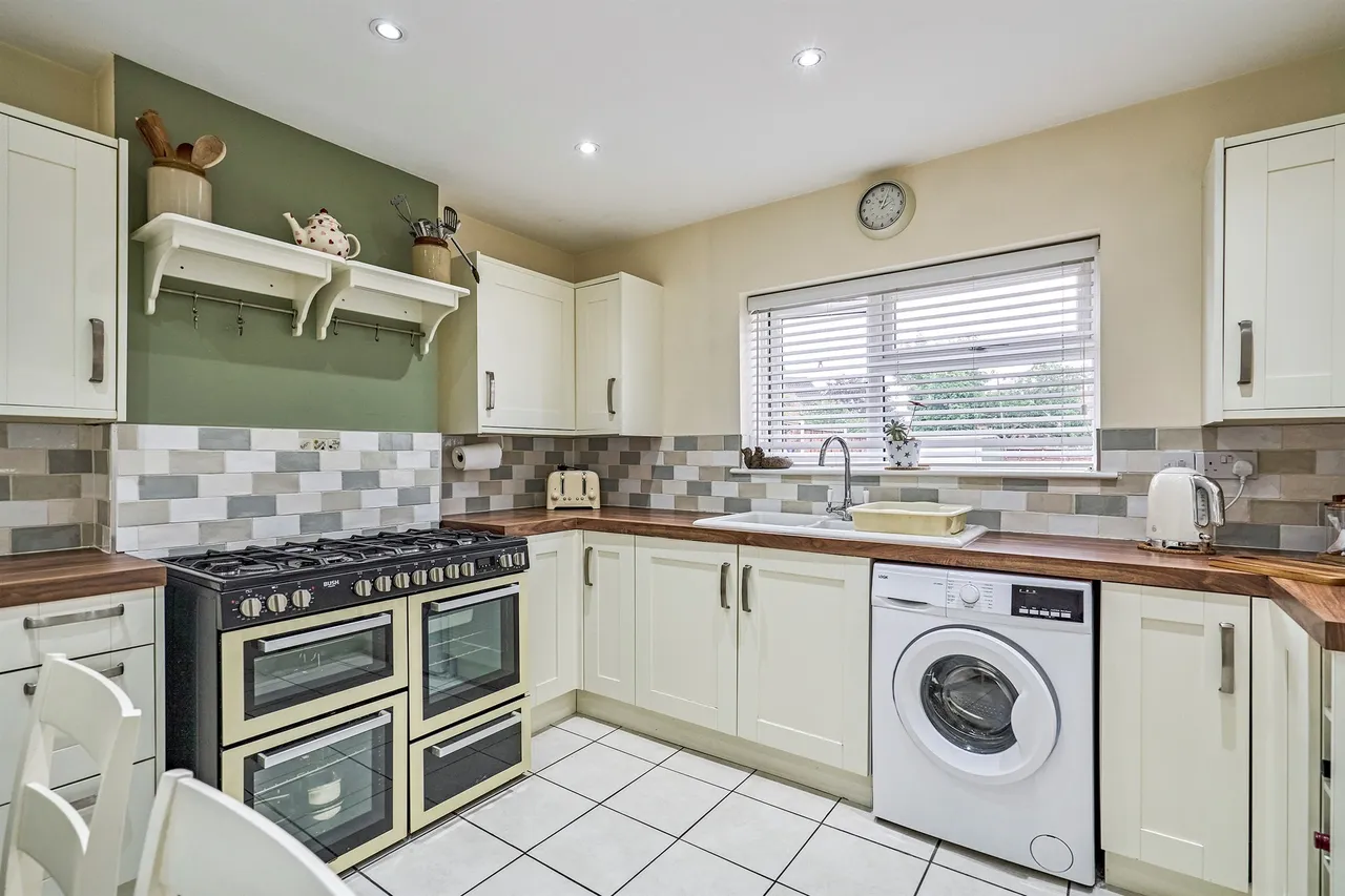 Brooklands Parade, Eastfield, Wolverhampton, photo 6
