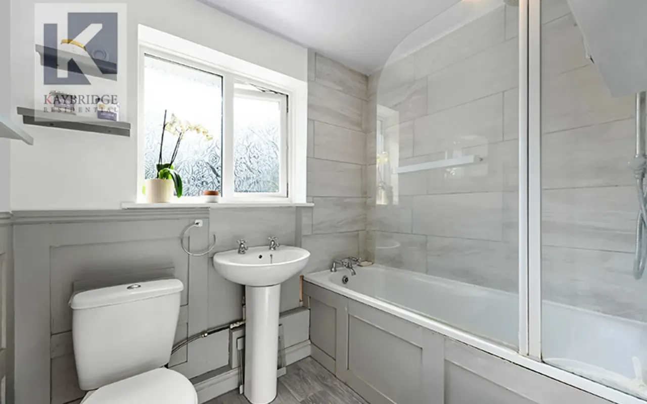 Ardrossan Gardens, Worcester Park, KT4, photo 8