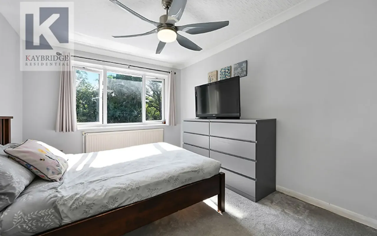 Ardrossan Gardens, Worcester Park, KT4, photo 7