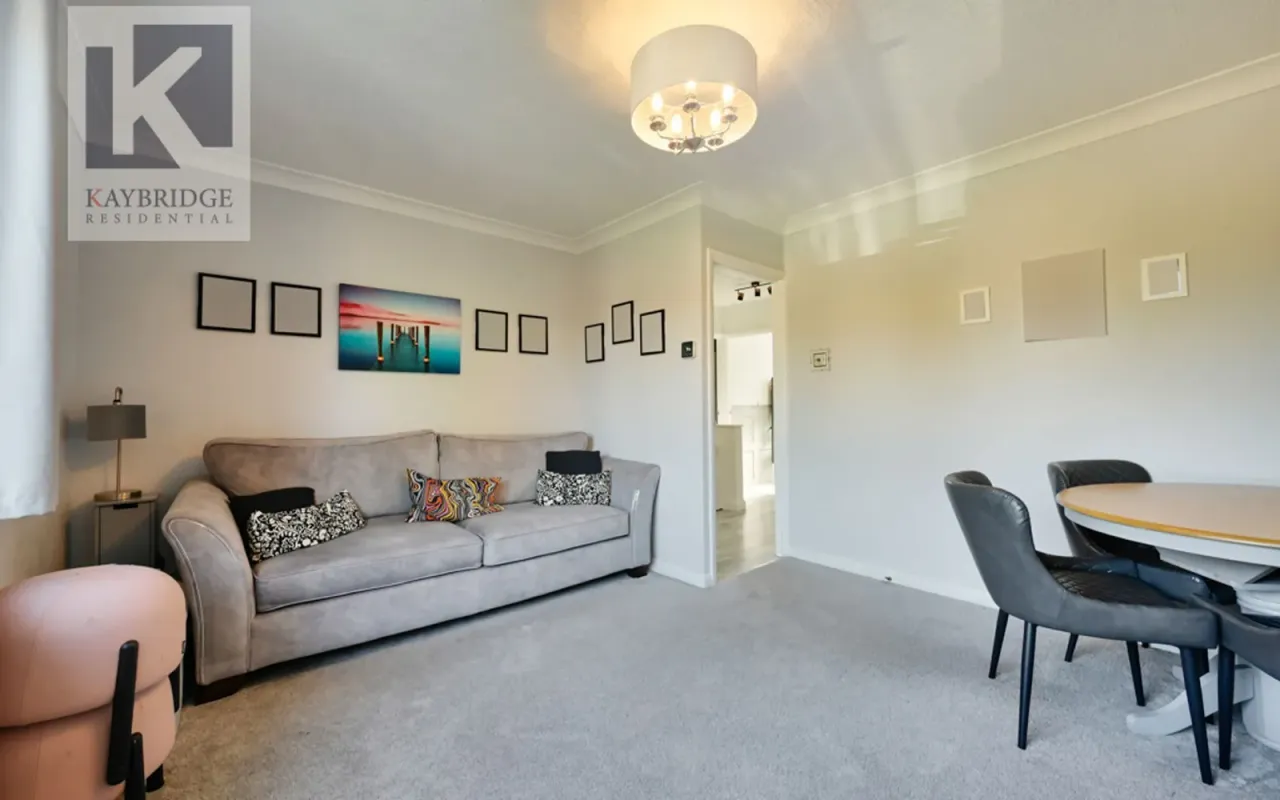 Ardrossan Gardens, Worcester Park, KT4, photo 3