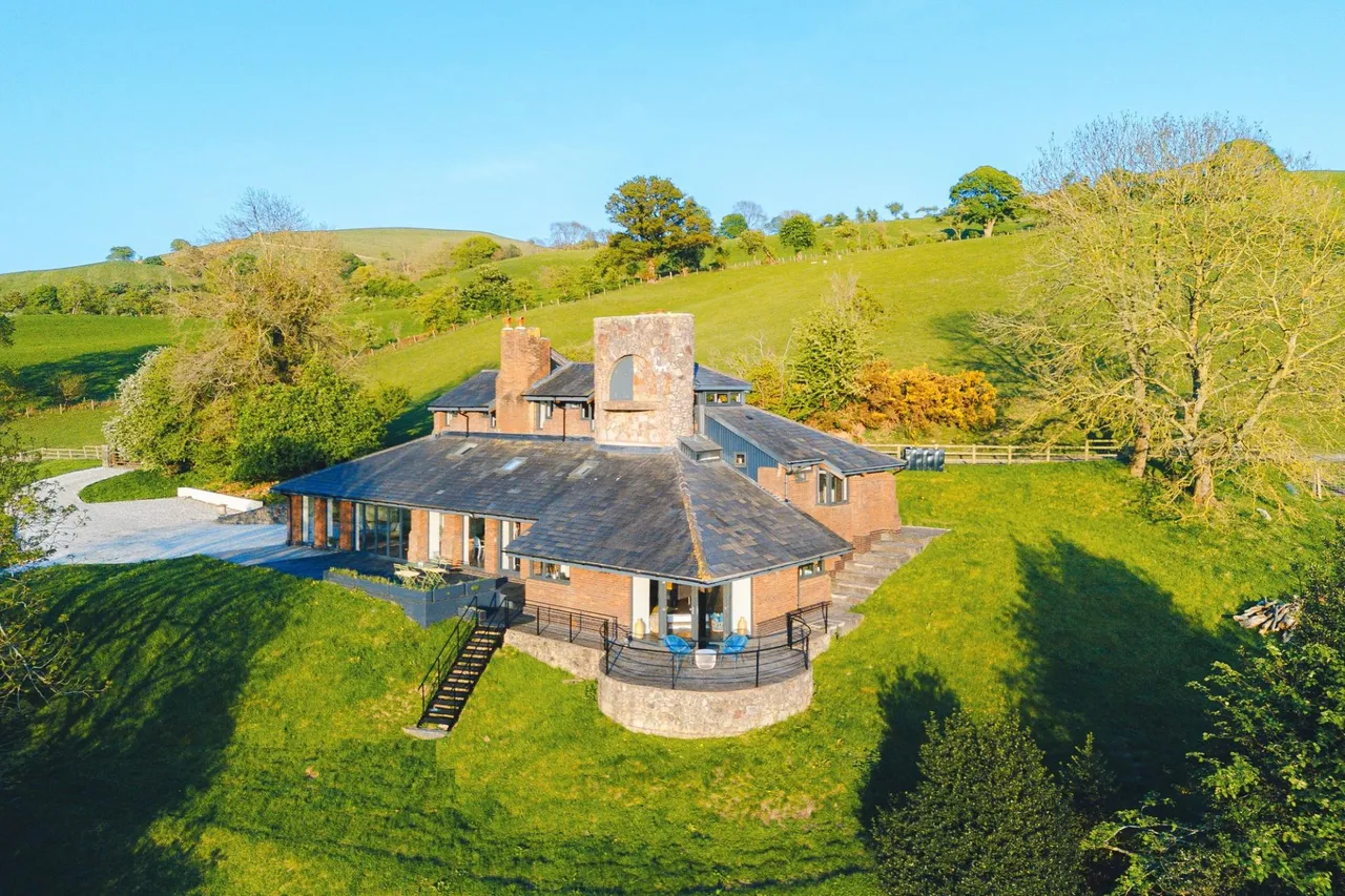 Llandyrnog, Denbigh, LL16, photo 5