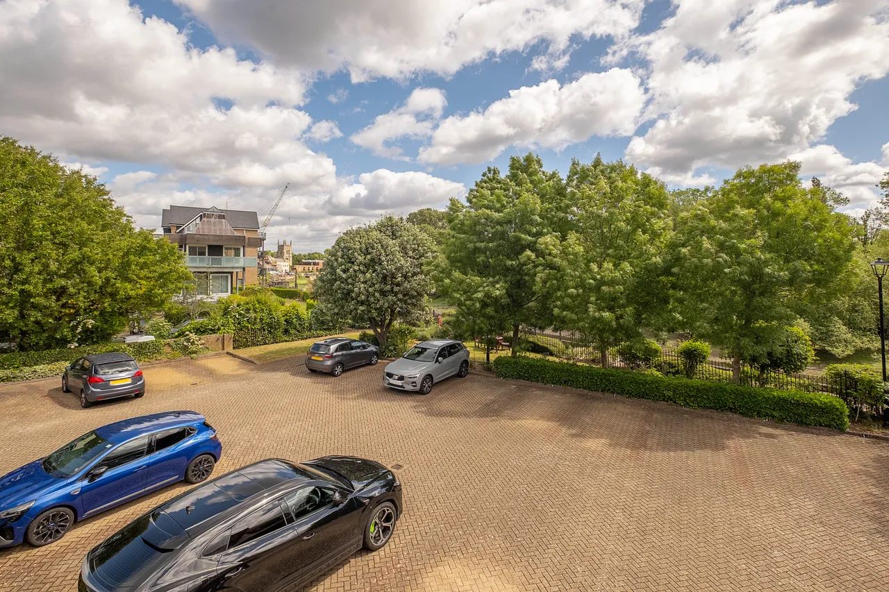 Lower Square, Isleworth, TW7, photo 9