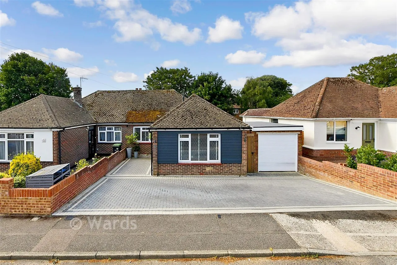 2 bed house for sale, Rosemary Gardens, Broadstairs, CT10
