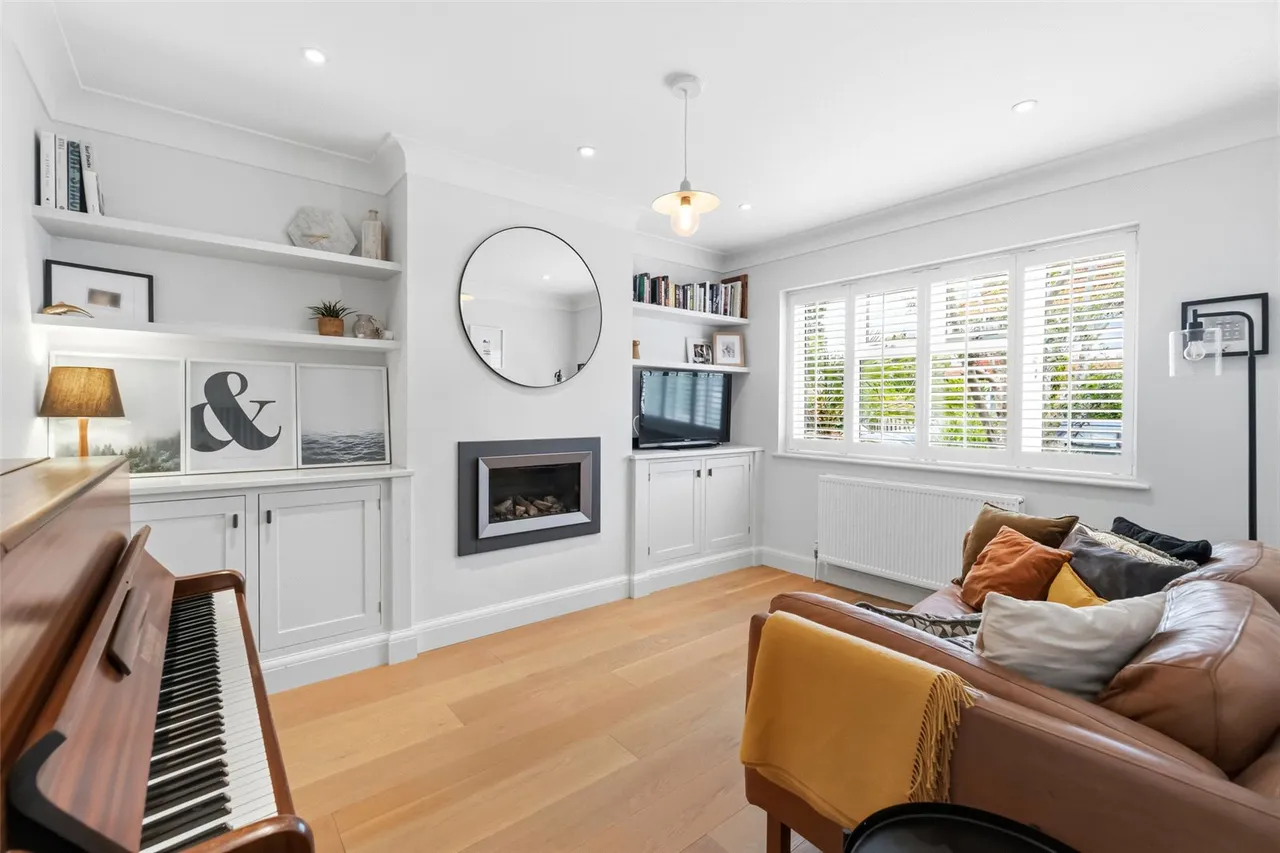 Laurel Road, Hampton Hill, TW12 1JL, photo 3