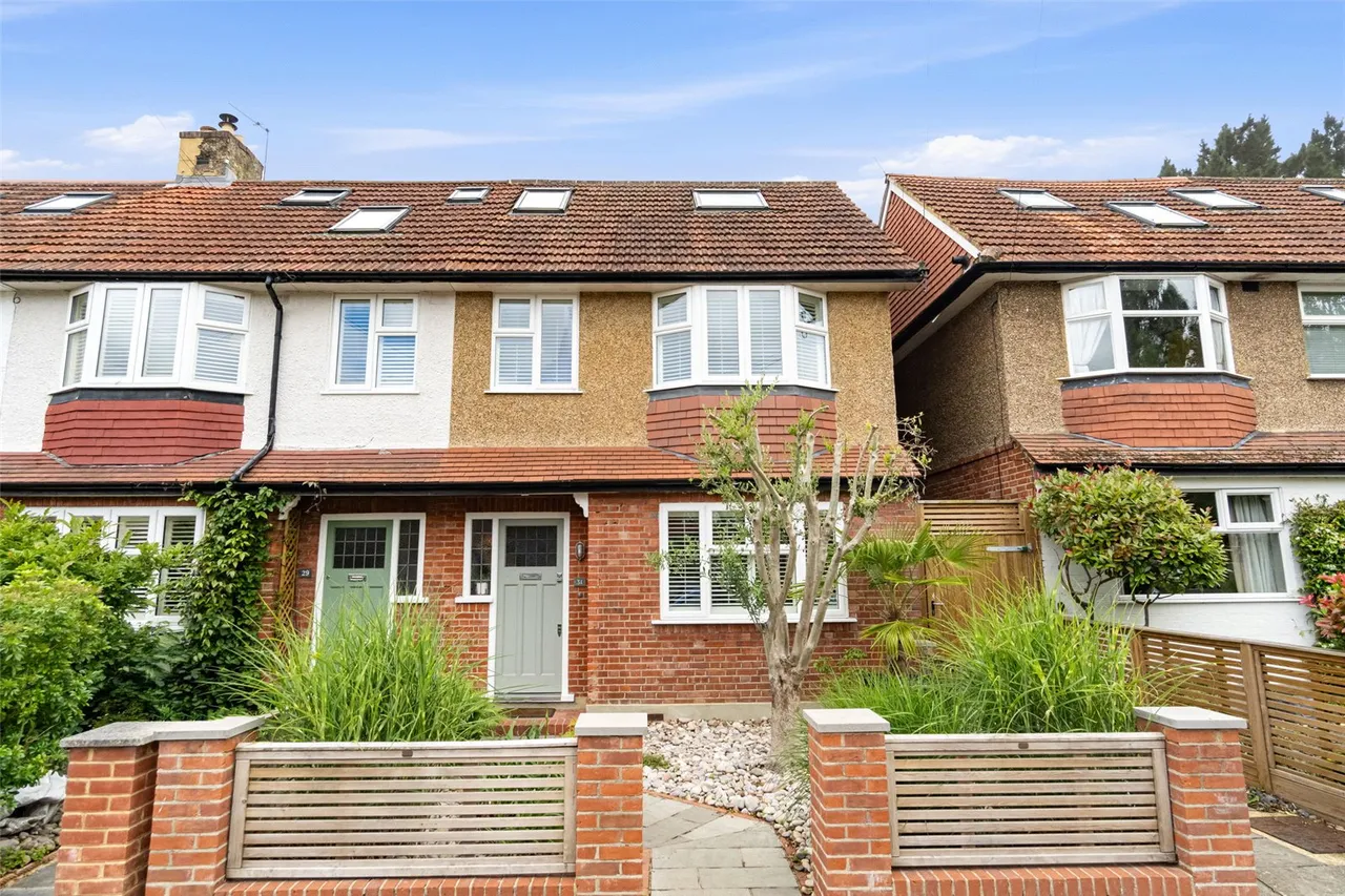 3 bed house for sale — Laurel Road, Hampton Hill, TW12 1JL