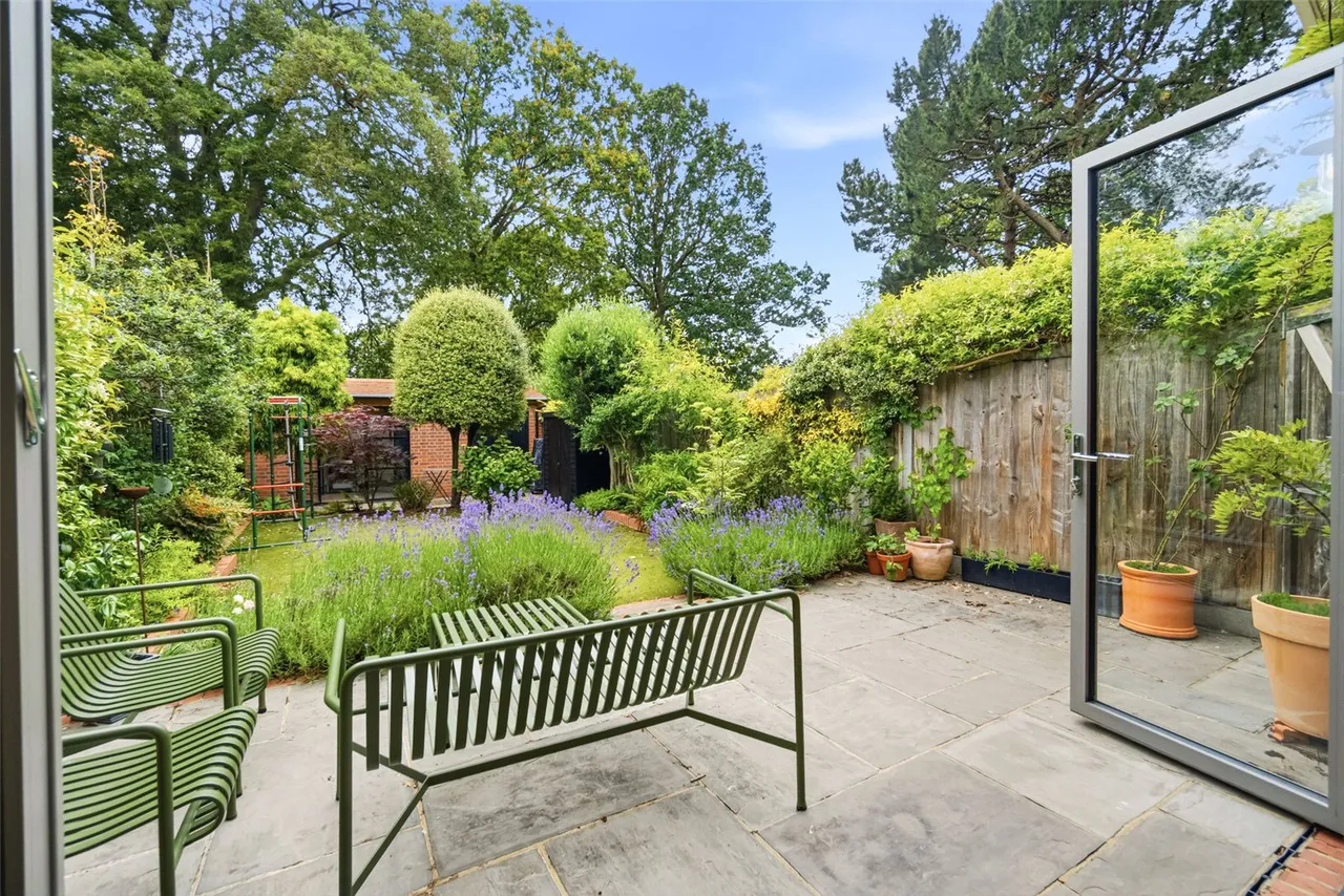 Laurel Road, Hampton Hill, TW12 1JL, photo 11