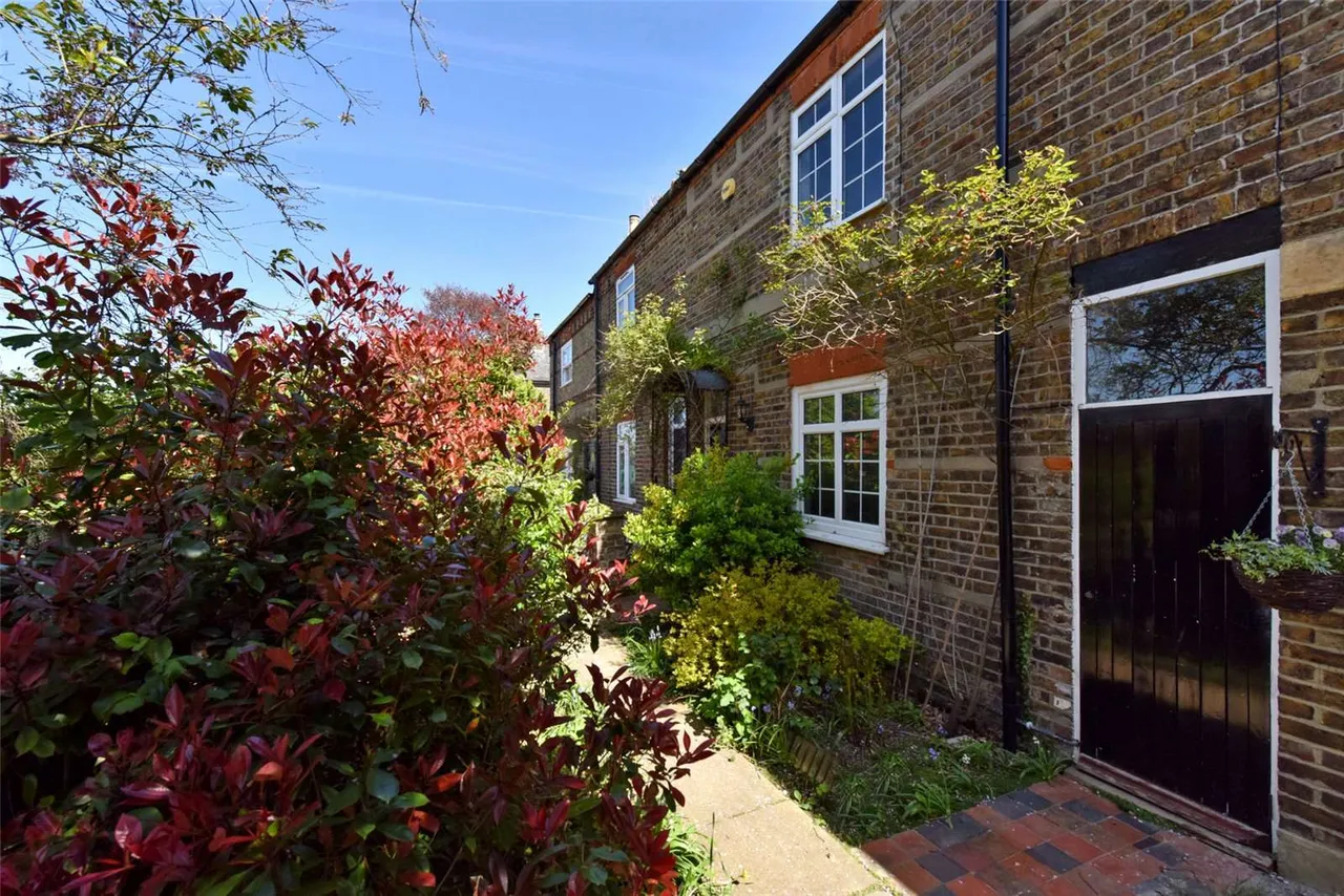 3 bed house to rent — Oak Lane, Windsor, Berkshire, SL4 5EU