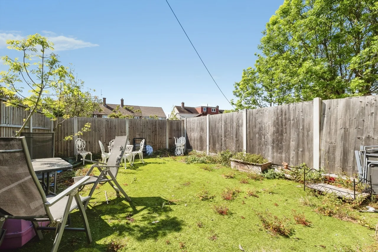 Neave Crescent, Romford, RM3, photo 7