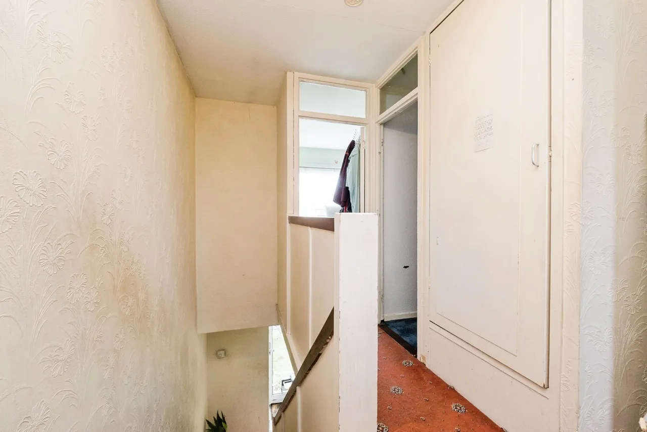 Neave Crescent, Romford, RM3, photo 10