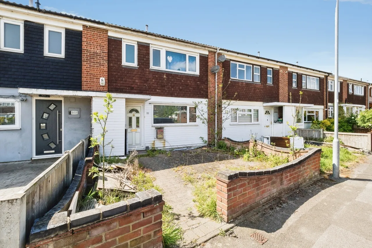 Neave Crescent, Romford, RM3, photo 11