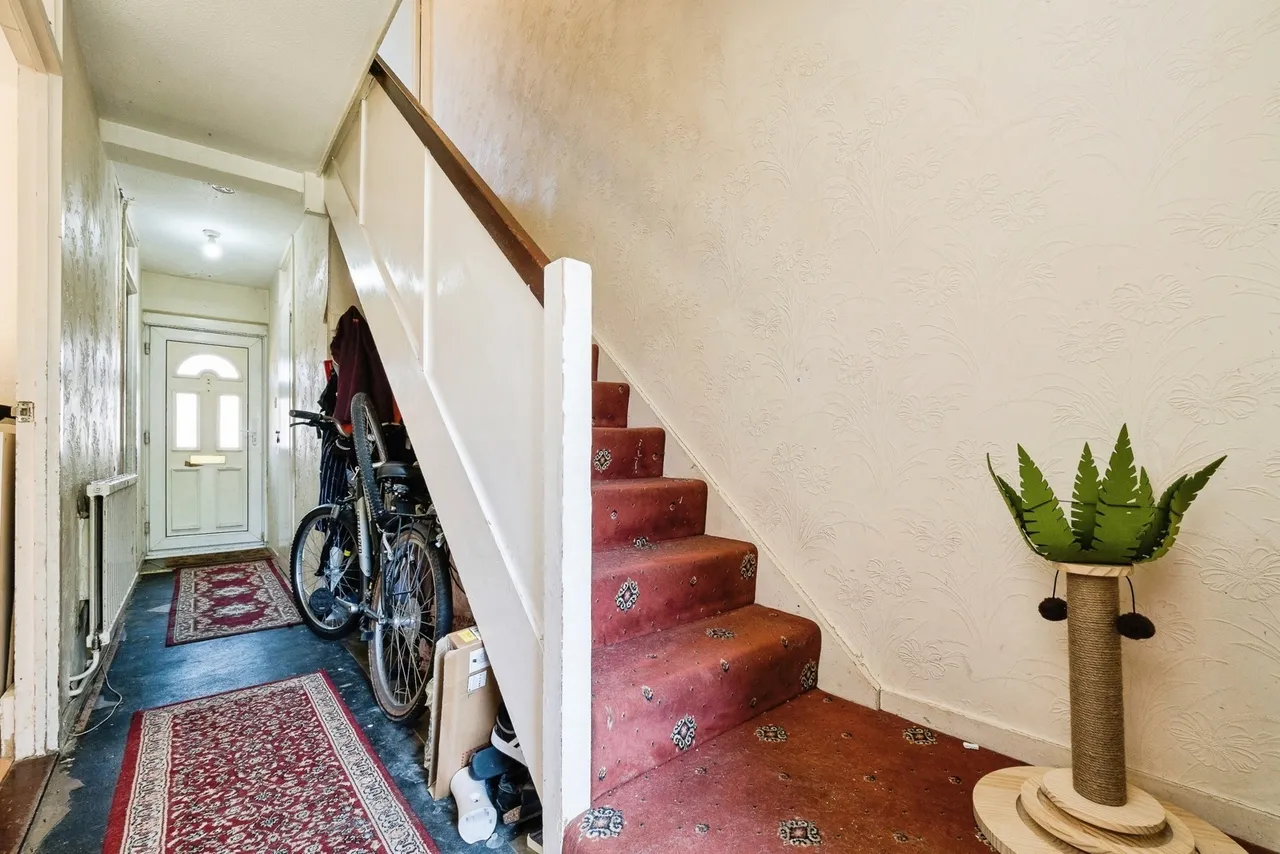 Neave Crescent, Romford, RM3, photo 5