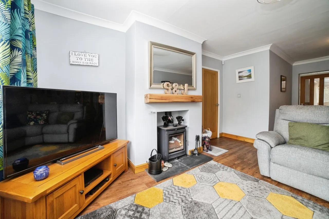 Southwell Road East, Rainworth, Mansfield, Nottinghamshire, NG21, photo 2