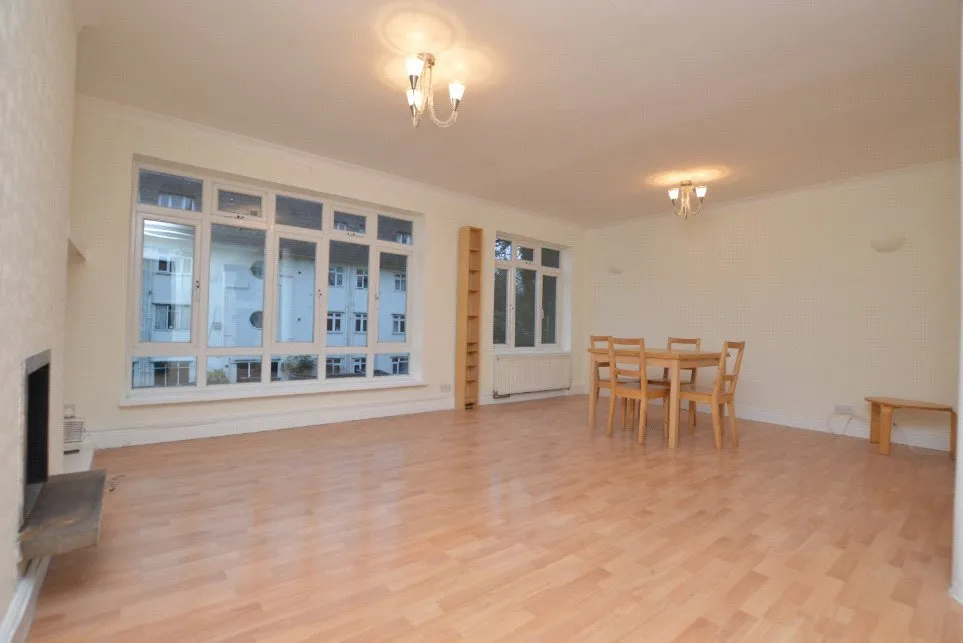 2 bed flat for sale — Park Court, London, SE26