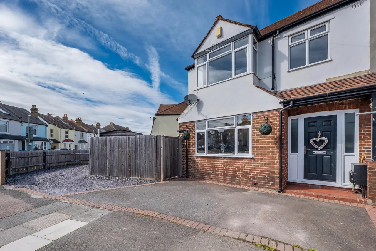 3 bed house for sale, Bourne Road, Bromley, BR2