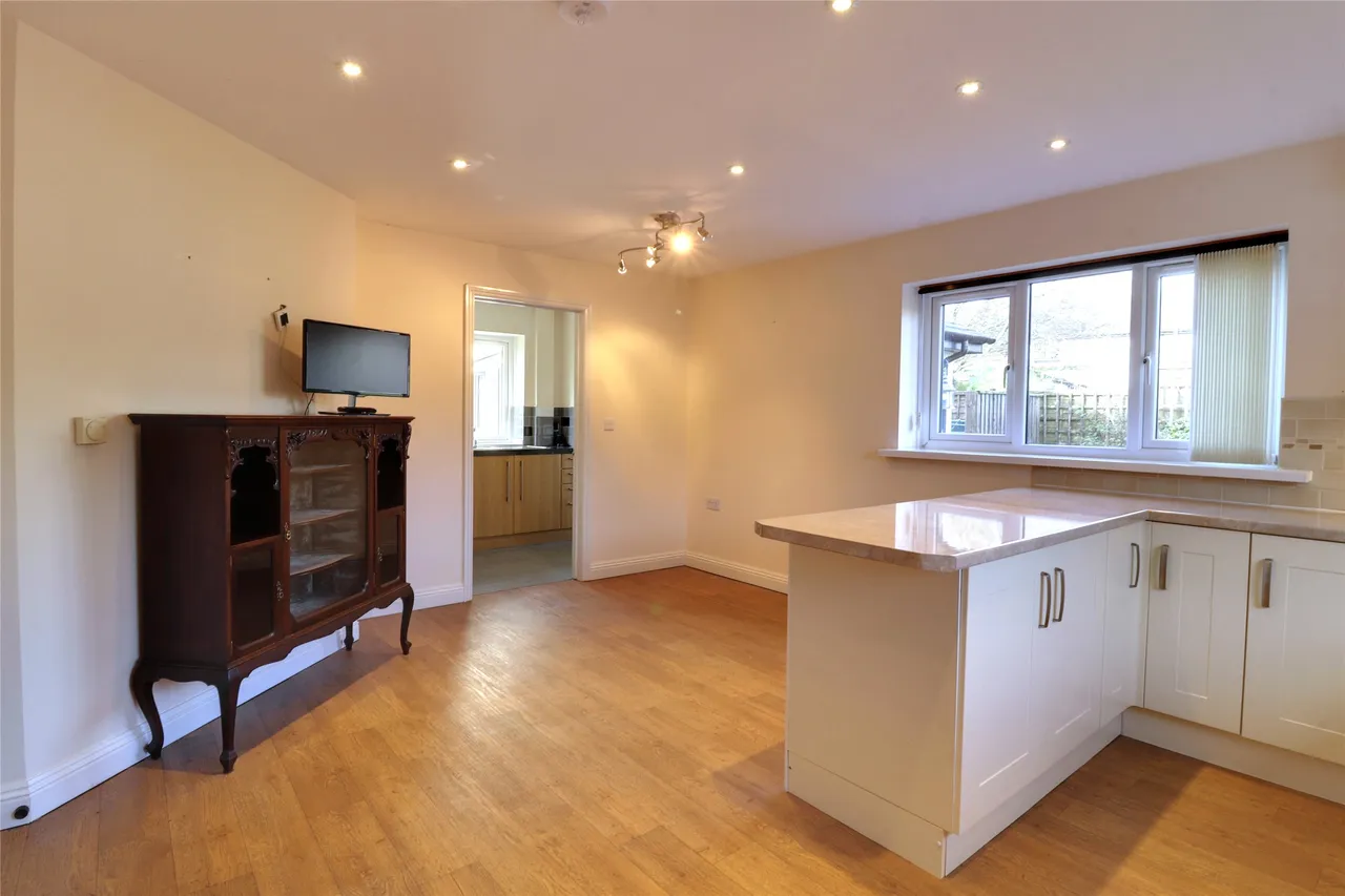 Hector Close, Dolton, EX19, photo 6