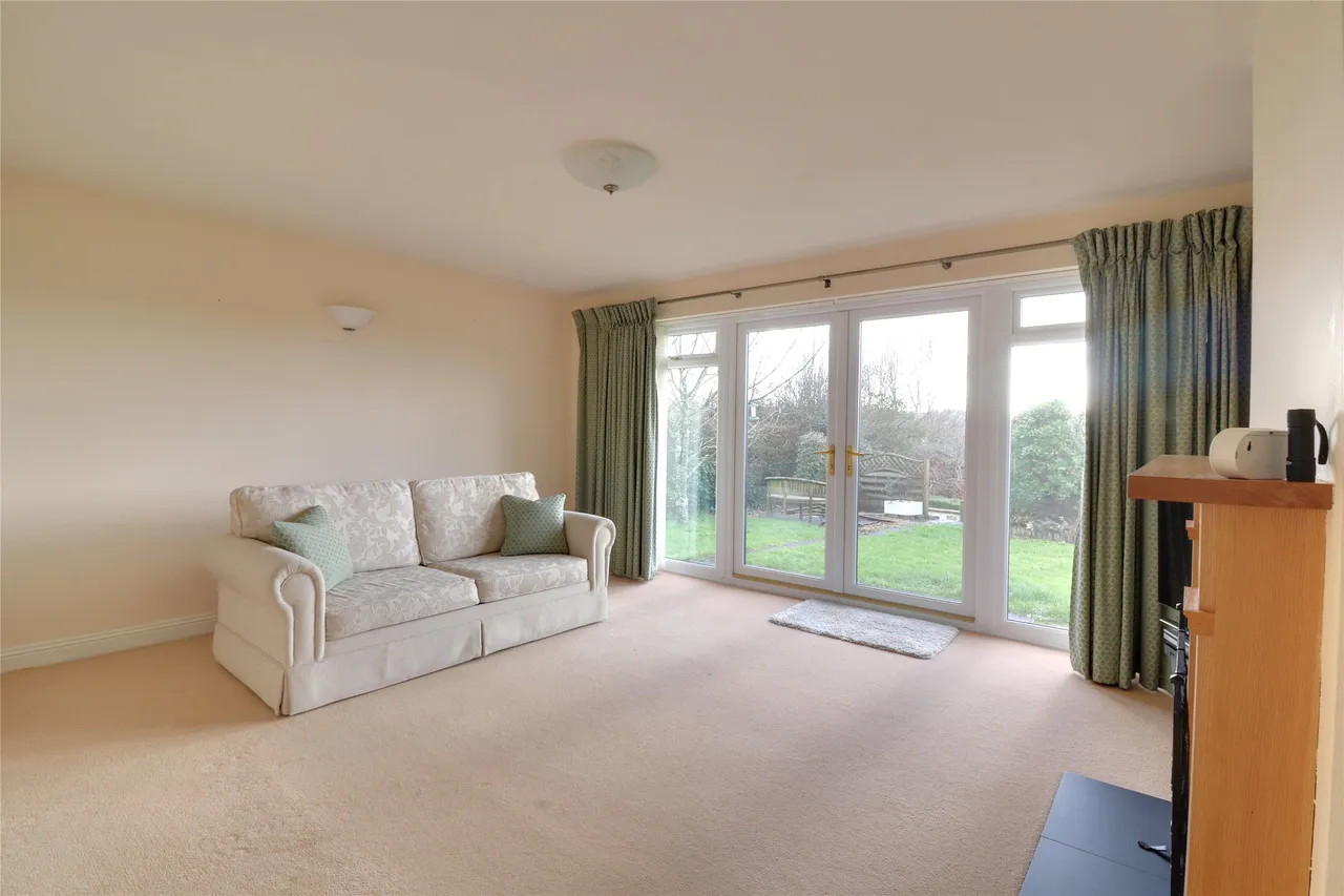 Hector Close, Dolton, EX19, photo 9