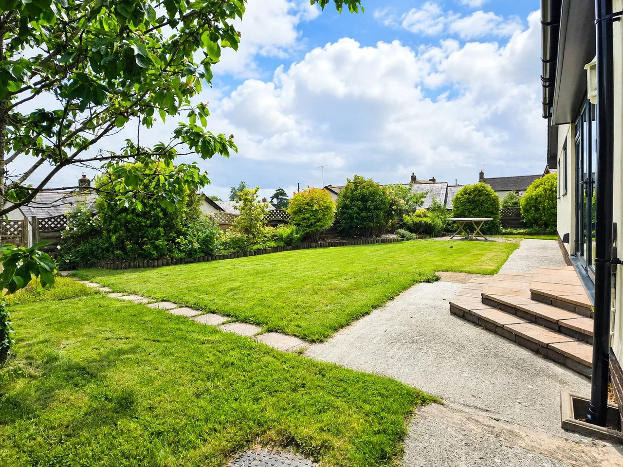 Hector Close, Dolton, EX19, photo 16