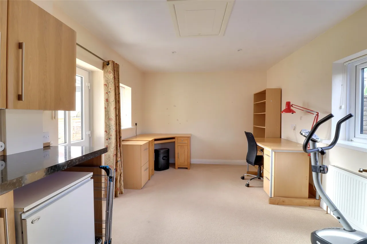 Hector Close, Dolton, EX19, photo 8